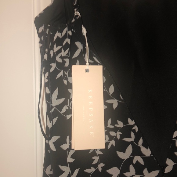 NEVER WORN TAGS ON KEEPSAKE DRESS - Picture 3 of 6